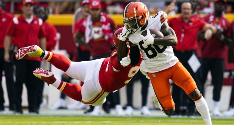 Cleveland Browns Wide Receiver Jarvis Landry Suffered Sprained MCL vs. Houston Texans